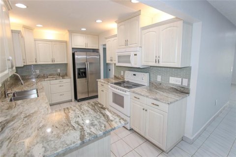House in Dunedin, Florida 3 bedrooms, 146.14 sq.m. № 1615594 - photo 9
