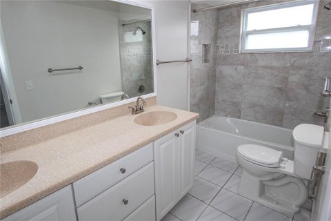 House in Dunedin, Florida 3 bedrooms, 146.14 sq.m. № 1615594 - photo 13