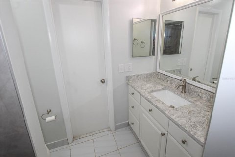 House in Dunedin, Florida 3 bedrooms, 146.14 sq.m. № 1615594 - photo 16