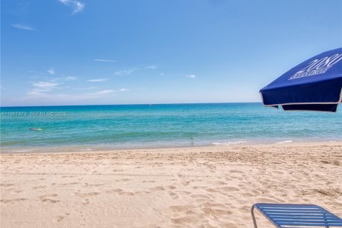 Adosado en alquiler en Hallandale Beach, Florida, 3 dormitorios, 146.79 m2 № 2019590 - foto 26