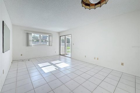Condo in Dunedin, Florida, 1 bedroom  № 1886882 - photo 11