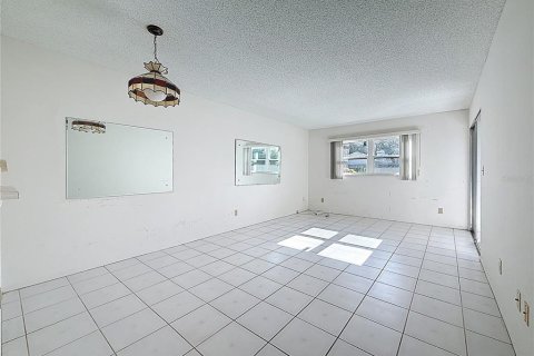 Condo in Dunedin, Florida, 1 bedroom  № 1886882 - photo 13
