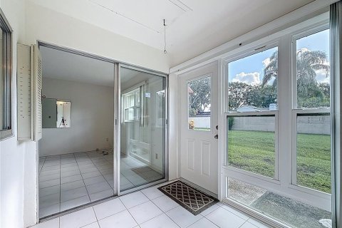 Condo in Dunedin, Florida, 1 bedroom  № 1886882 - photo 16