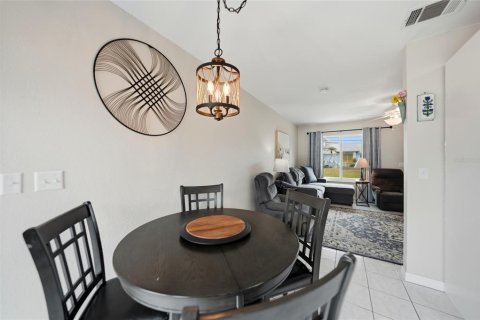 House in Port Charlotte, Florida 3 bedrooms, 86.68 sq.m. № 2202439 - photo 8