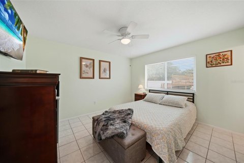 House in Port Charlotte, Florida 3 bedrooms, 86.68 sq.m. № 2202439 - photo 12