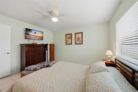 House in Port Charlotte, Florida 3 bedrooms, 86.68 sq.m. № 2202439 - photo 13