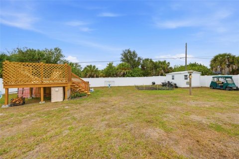 House in Port Charlotte, Florida 3 bedrooms, 86.68 sq.m. № 2202439 - photo 25