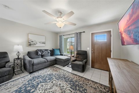 House in Port Charlotte, Florida 3 bedrooms, 86.68 sq.m. № 2202439 - photo 6