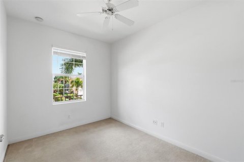 Townhouse in Sarasota, Florida 3 bedrooms, 155.33 sq.m. № 2145191 - photo 25