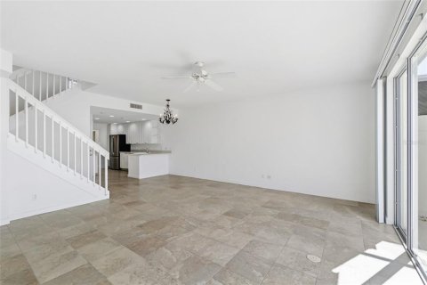 Townhouse in Sarasota, Florida 3 bedrooms, 155.33 sq.m. № 2145191 - photo 8