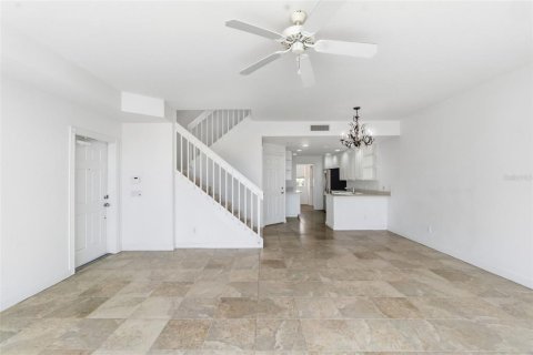 Townhouse in Sarasota, Florida 3 bedrooms, 155.33 sq.m. № 2145191 - photo 10