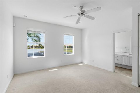 Townhouse in Sarasota, Florida 3 bedrooms, 155.33 sq.m. № 2145191 - photo 16