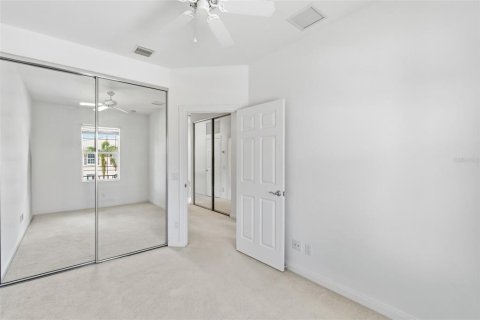Townhouse in Sarasota, Florida 3 bedrooms, 155.33 sq.m. № 2145191 - photo 26