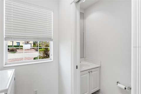 Townhouse in Sarasota, Florida 3 bedrooms, 155.33 sq.m. № 2145191 - photo 27