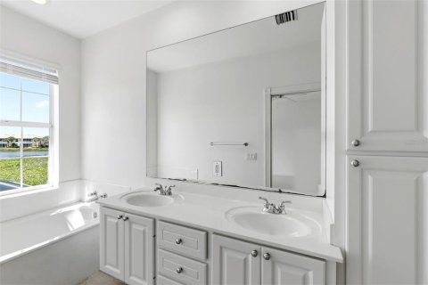Townhouse in Sarasota, Florida 3 bedrooms, 155.33 sq.m. № 2145191 - photo 19