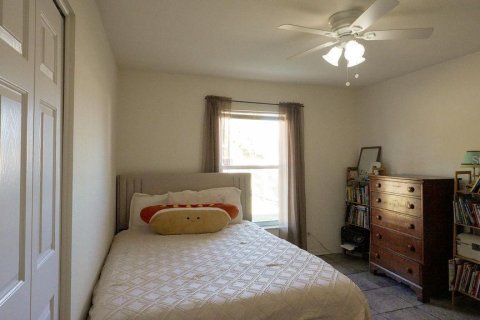 House in North Port, Florida 3 bedrooms, 124.12 sq.m. № 2113426 - photo 23