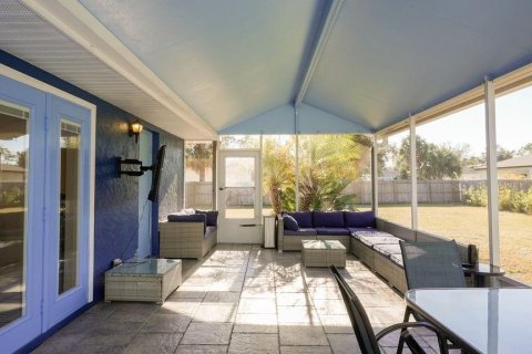 House in North Port, Florida 3 bedrooms, 124.12 sq.m. № 2113426 - photo 9