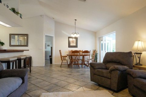 House in North Port, Florida 3 bedrooms, 124.12 sq.m. № 2113426 - photo 14