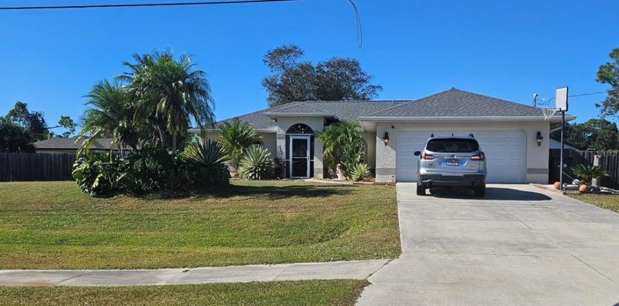 House in North Port, Florida 3 bedrooms, 124.12 sq.m. № 2113426