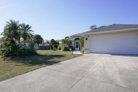 House in North Port, Florida 3 bedrooms, 124.12 sq.m. № 2113426 - photo 5