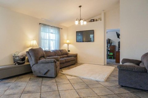 House in North Port, Florida 3 bedrooms, 124.12 sq.m. № 2113426 - photo 15