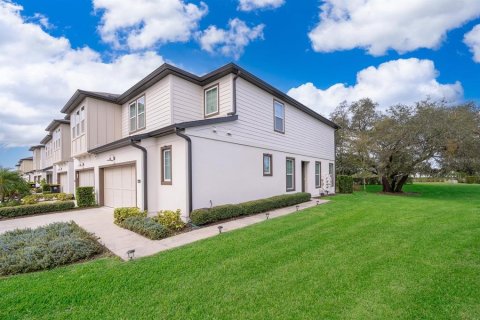 Townhouse in Davenport, Florida 3 bedrooms, 200.67 sq.m. № 2218589 - photo 3