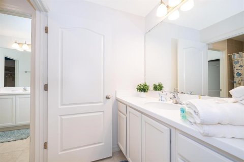 Townhouse in Davenport, Florida 3 bedrooms, 200.67 sq.m. № 2218589 - photo 11