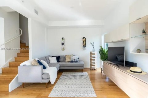 Copropriété à louer à Miami Beach, Floride: 2 chambres, 104.05 m2 № 1966852 - photo 1