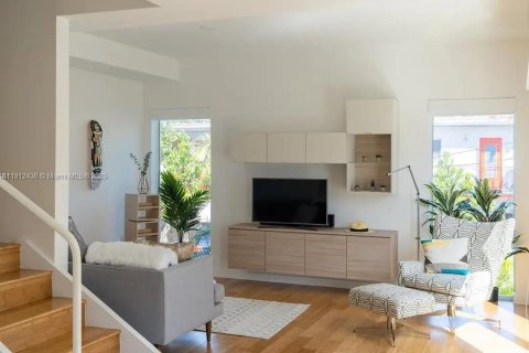 Copropriété à louer à Miami Beach, Floride: 2 chambres, 104.05 m2 № 1966852 - photo 3