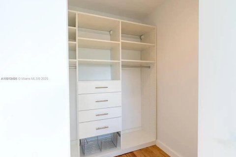 Copropriété à louer à Miami Beach, Floride: 2 chambres, 104.05 m2 № 1966852 - photo 13