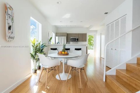 Copropriété à louer à Miami Beach, Floride: 2 chambres, 104.05 m2 № 1966852 - photo 4