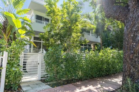 Copropriété à louer à Miami Beach, Floride: 2 chambres, 104.05 m2 № 1966852 - photo 14