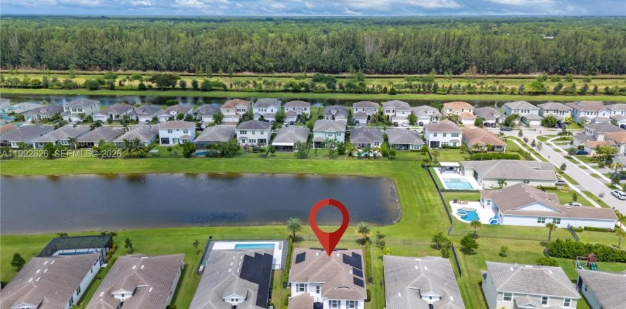 Casa en Westlake, Florida 4 dormitorios, 277.03 m2 № 2055324