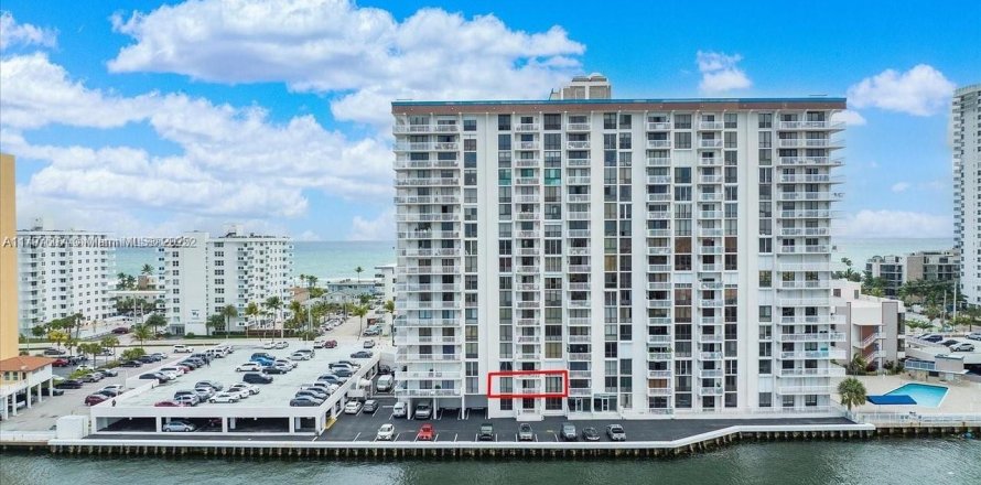 Condo à Hollywood, Floride, 2 chambres № 1960371