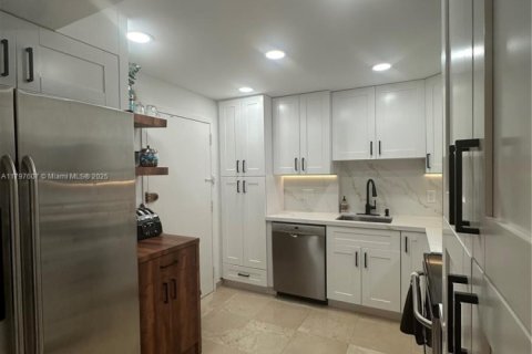 Copropriété à louer à Hollywood, Floride: 2 chambres № 1960371 - photo 10