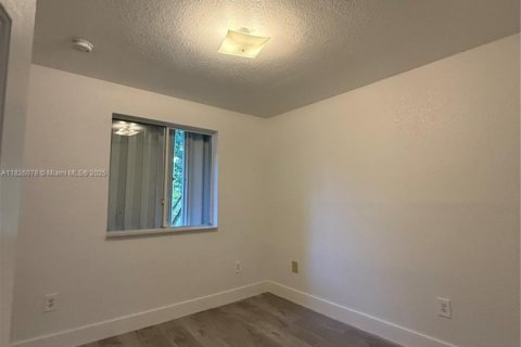 House in Homestead, Florida 3 bedrooms, 132.2 sq.m. № 1940254 - photo 6