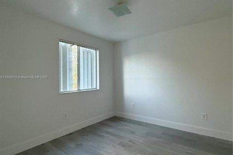 House in Homestead, Florida 3 bedrooms, 132.2 sq.m. № 1940254 - photo 3