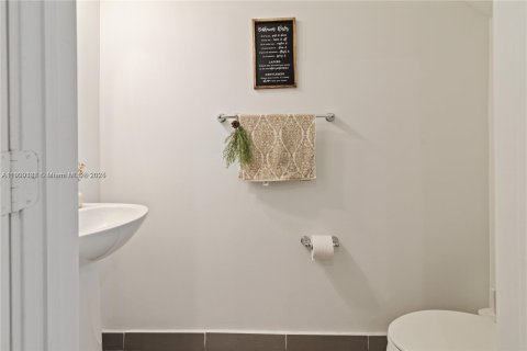 Townhouse in Homestead, Florida 3 bedrooms, 142.14 sq.m. № 1953805 - photo 17