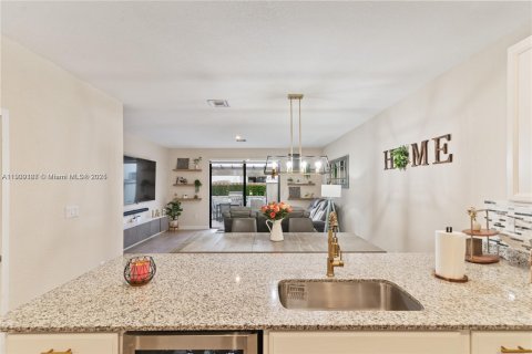 Townhouse in Homestead, Florida 3 bedrooms, 142.14 sq.m. № 1953805 - photo 7