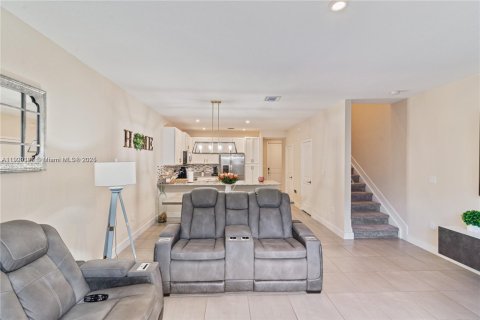 Townhouse in Homestead, Florida 3 bedrooms, 142.14 sq.m. № 1953805 - photo 19