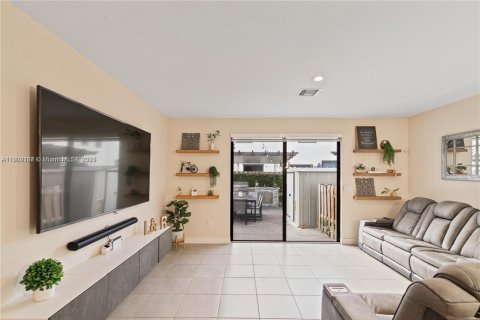 Townhouse in Homestead, Florida 3 bedrooms, 142.14 sq.m. № 1953805 - photo 10