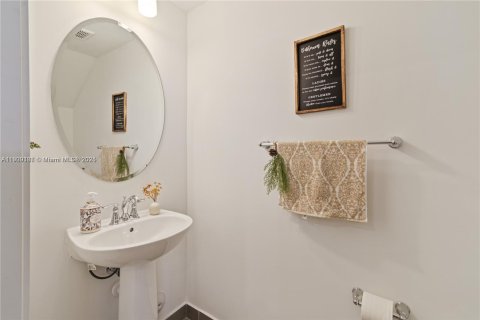 Townhouse in Homestead, Florida 3 bedrooms, 142.14 sq.m. № 1953805 - photo 18