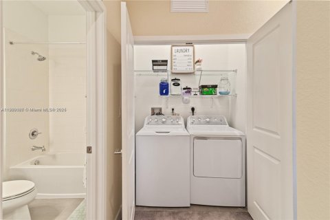 Townhouse in Homestead, Florida 3 bedrooms, 142.14 sq.m. № 1953805 - photo 22