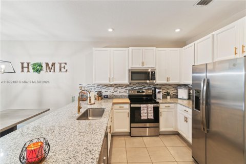 Townhouse in Homestead, Florida 3 bedrooms, 142.14 sq.m. № 1953805 - photo 8