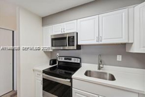 Condominio en alquiler en North Miami Beach, Florida, 1 dormitorio, 60.2 m2 № 2027067 - foto 11