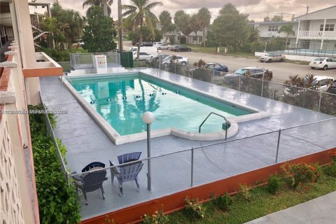 Condominio en alquiler en North Miami Beach, Florida, 1 dormitorio, 60.2 m2 № 2027067 - foto 14