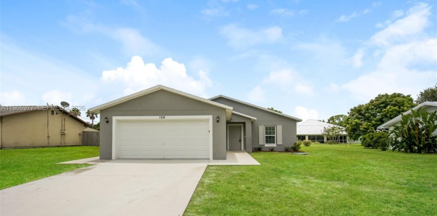 House in Port St. Lucie, Florida 3 bedrooms, 147.71 sq.m. № 2028403