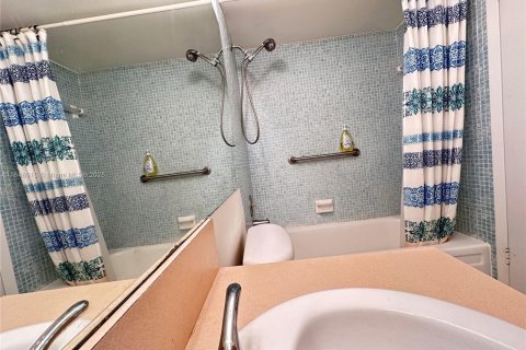 Condo in Boca Raton, Florida, 1 bedroom  № 1850576 - photo 22