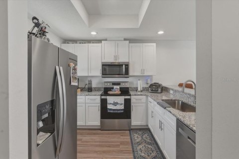 House in Inverness, Florida 2 bedrooms, 99.68 sq.m. № 2217632 - photo 6