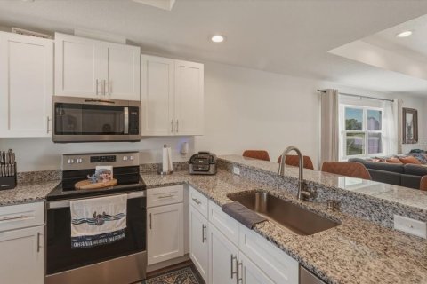 House in Inverness, Florida 2 bedrooms, 99.68 sq.m. № 2217632 - photo 8